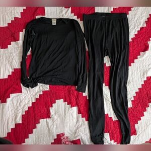 L.L. Bean Women's Black Silk Thermal base layer set.